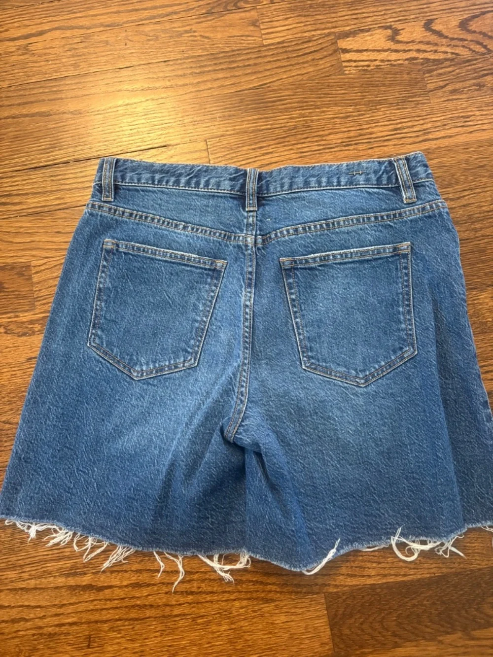 Habitual Denim- Skylar Raw Hem Short- Size 6/28